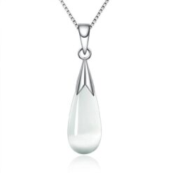 Vackert halsband med kedja och vit strass