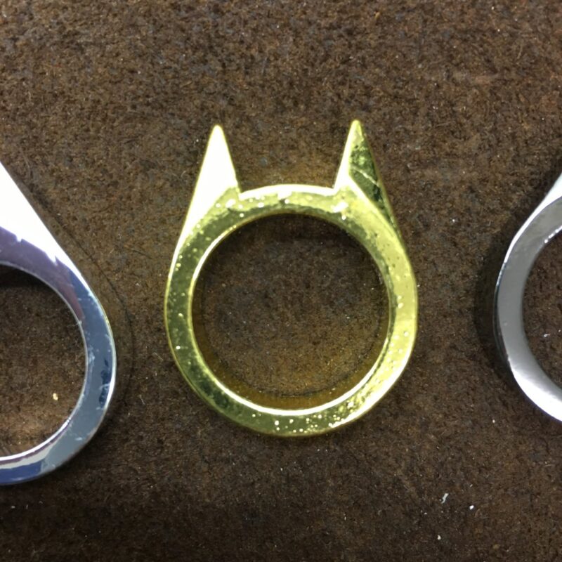 Ring guldfärg
