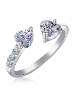 Vacker ring med strasskristall - hjärtan