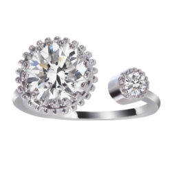 Vacker ring med strasskristaller