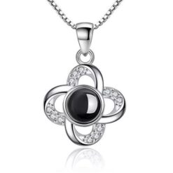 Silverfärgat projektion halsband med kedja och smycke