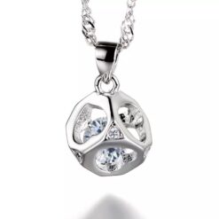 Silverfärgat kärlekskub halsband med kedja och vit strass