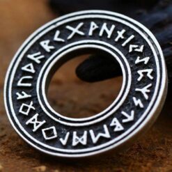 Halsband - Nordisk mytologi - Runcirkel