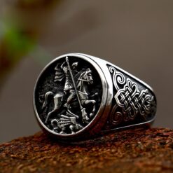 Ring - Nordisk Mytologi - Sigurd som dödar draken